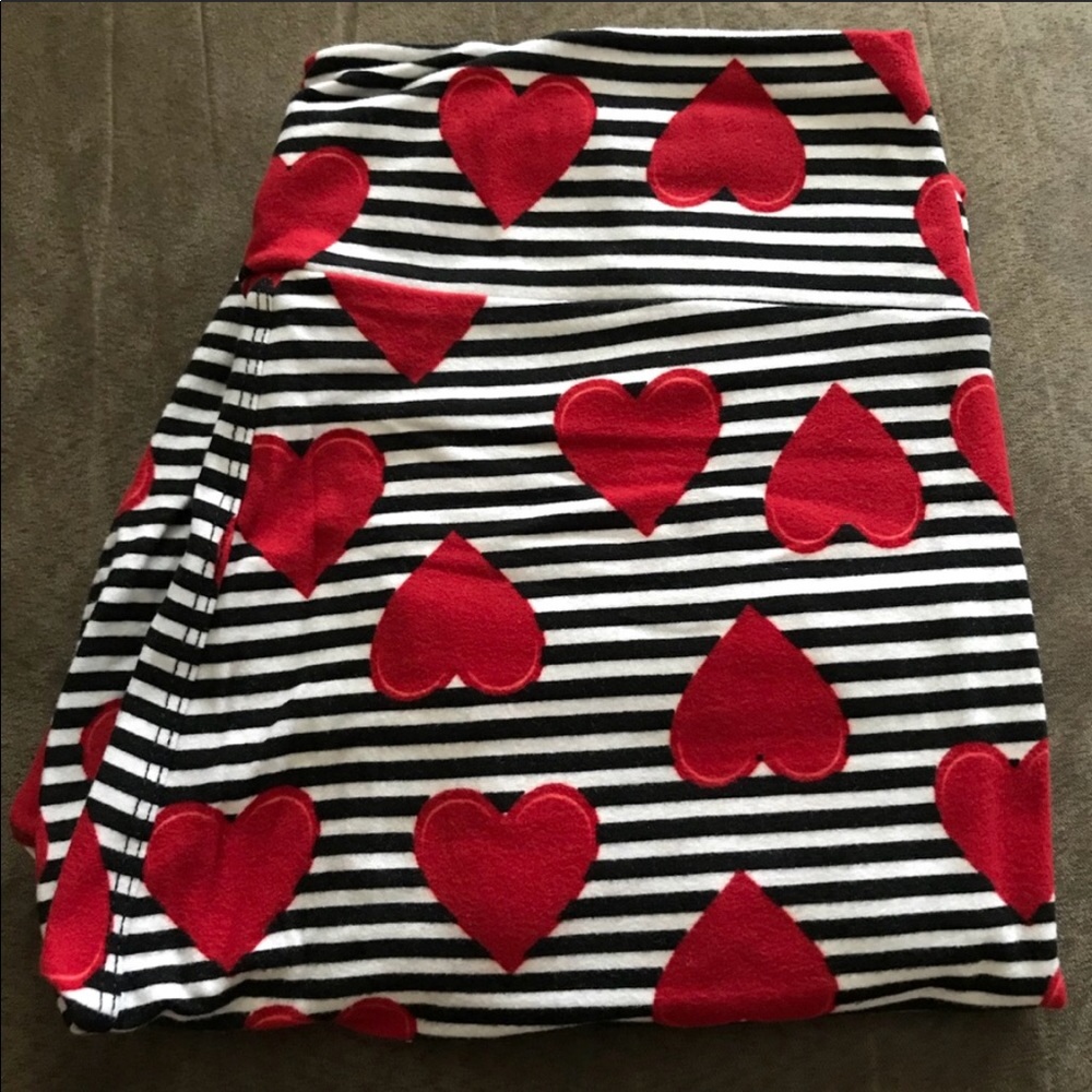 Lularoe stripe heart OS leggings